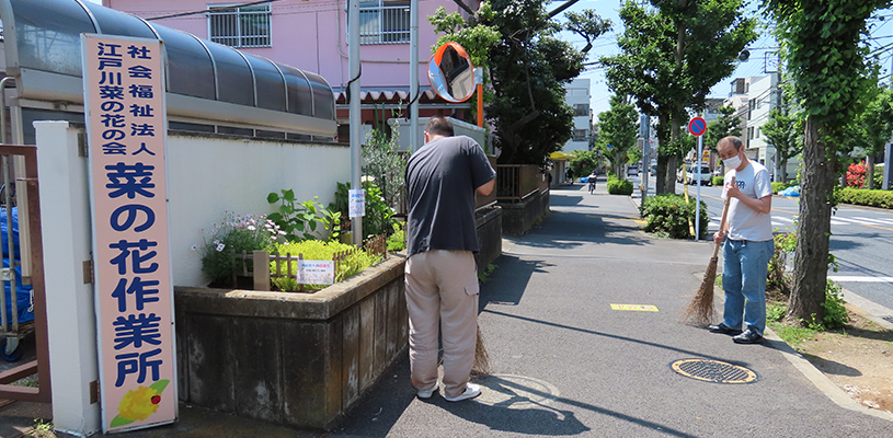 毎朝、あいさつ運動実施中！